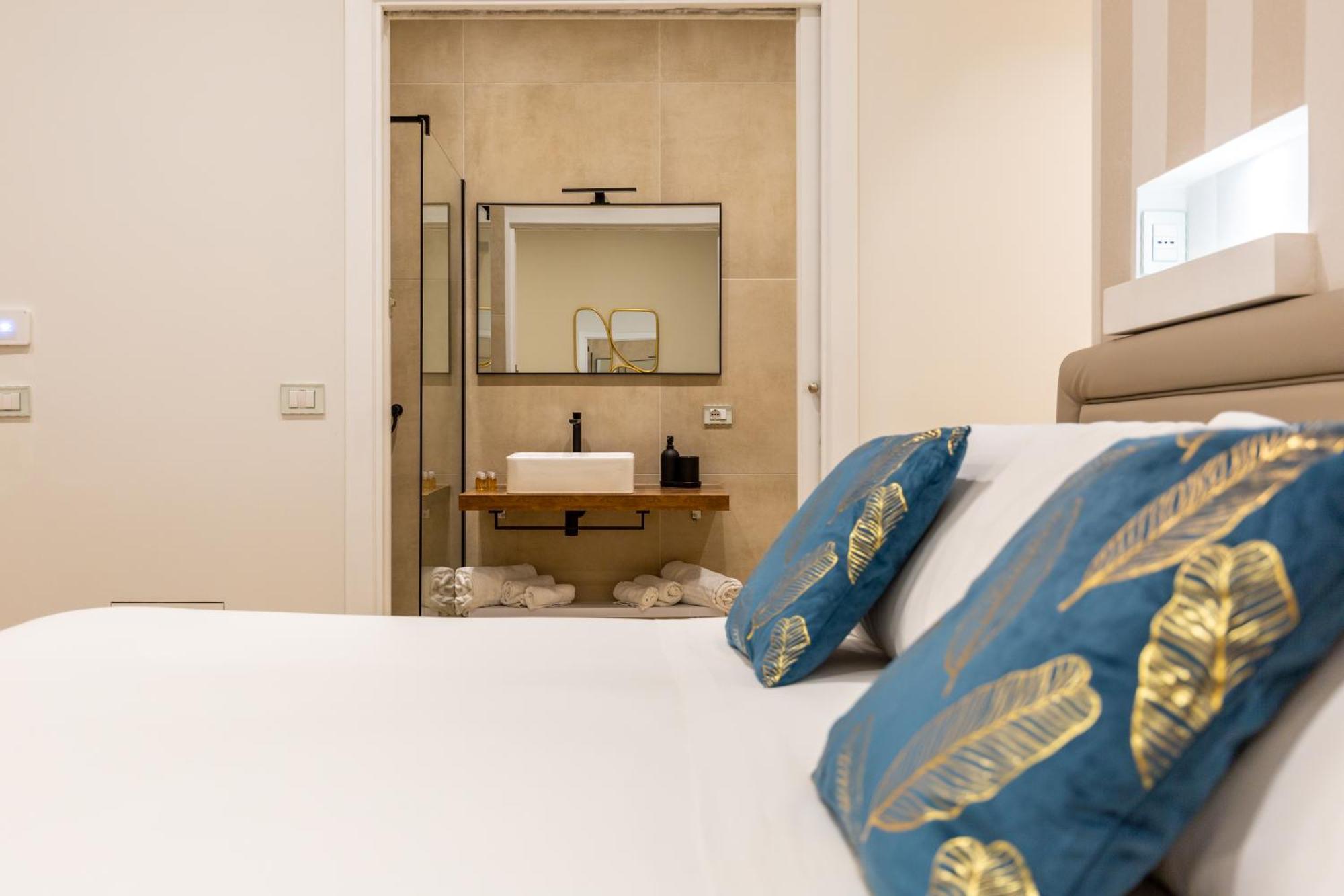 Casa Lounge Costituzione Hotel Каляри Екстериор снимка