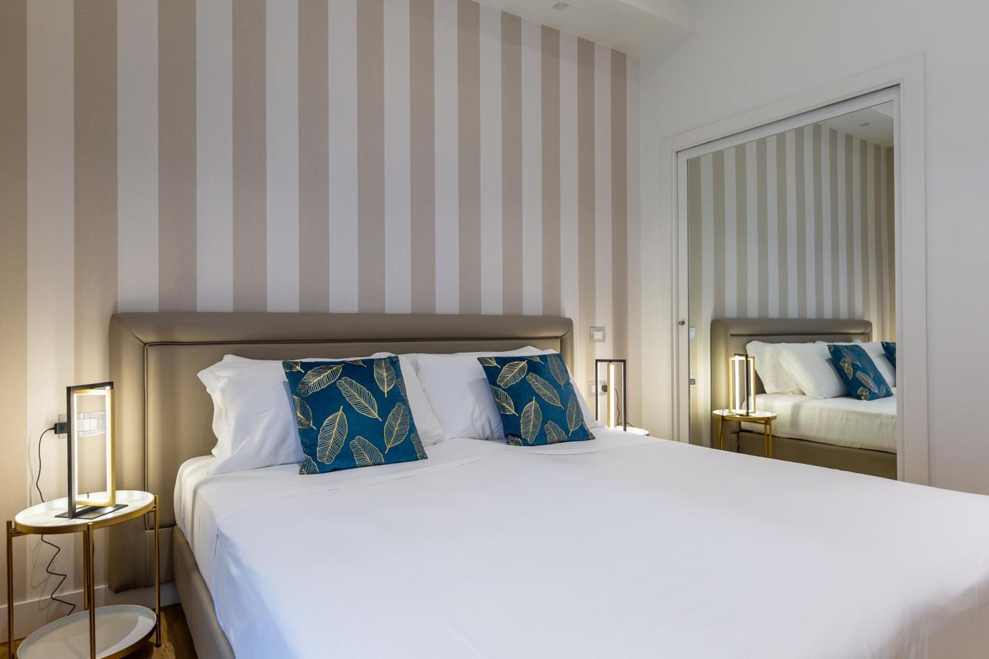 Casa Lounge Costituzione Hotel Каляри Екстериор снимка