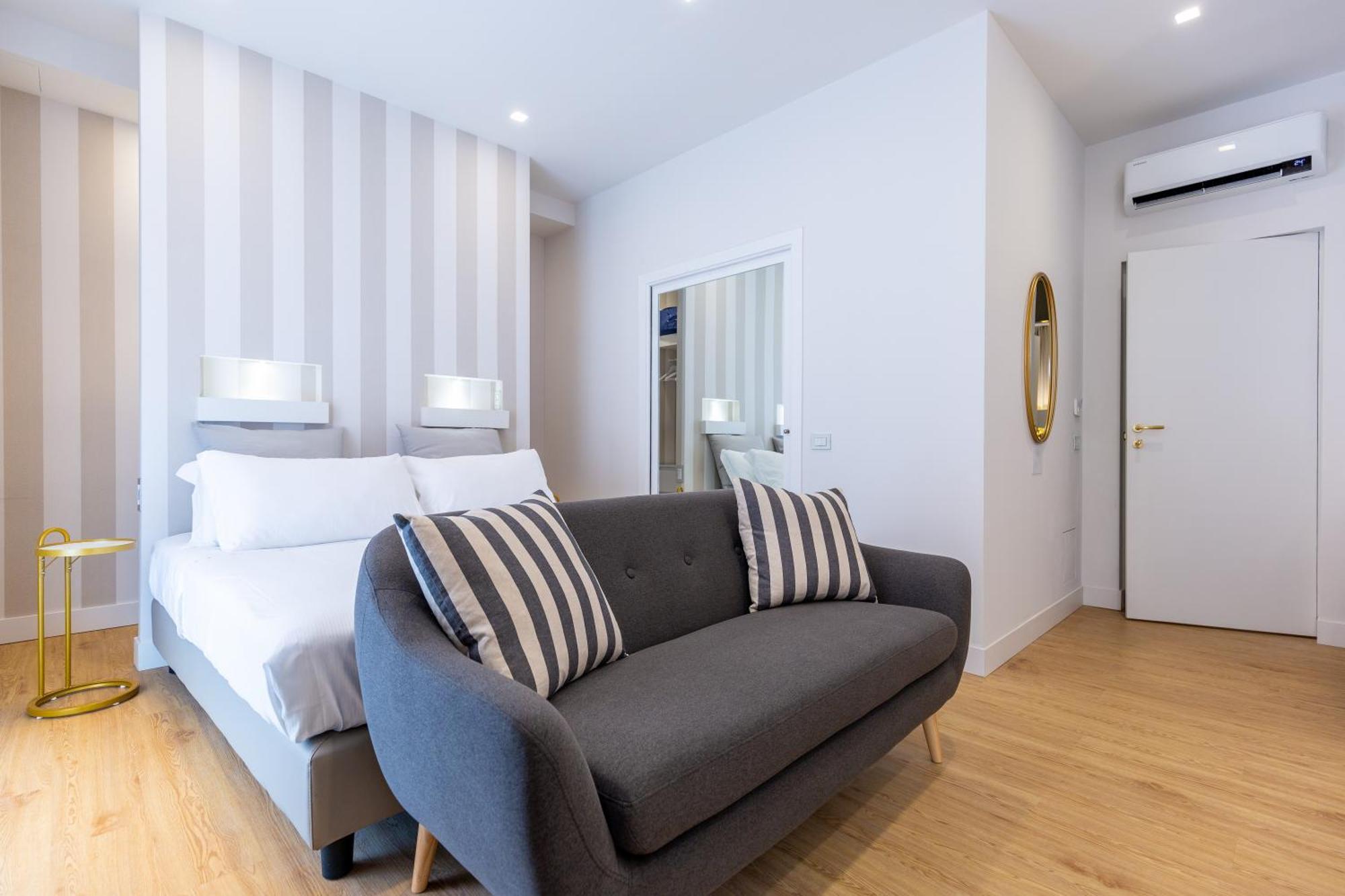 Casa Lounge Costituzione Hotel Каляри Екстериор снимка