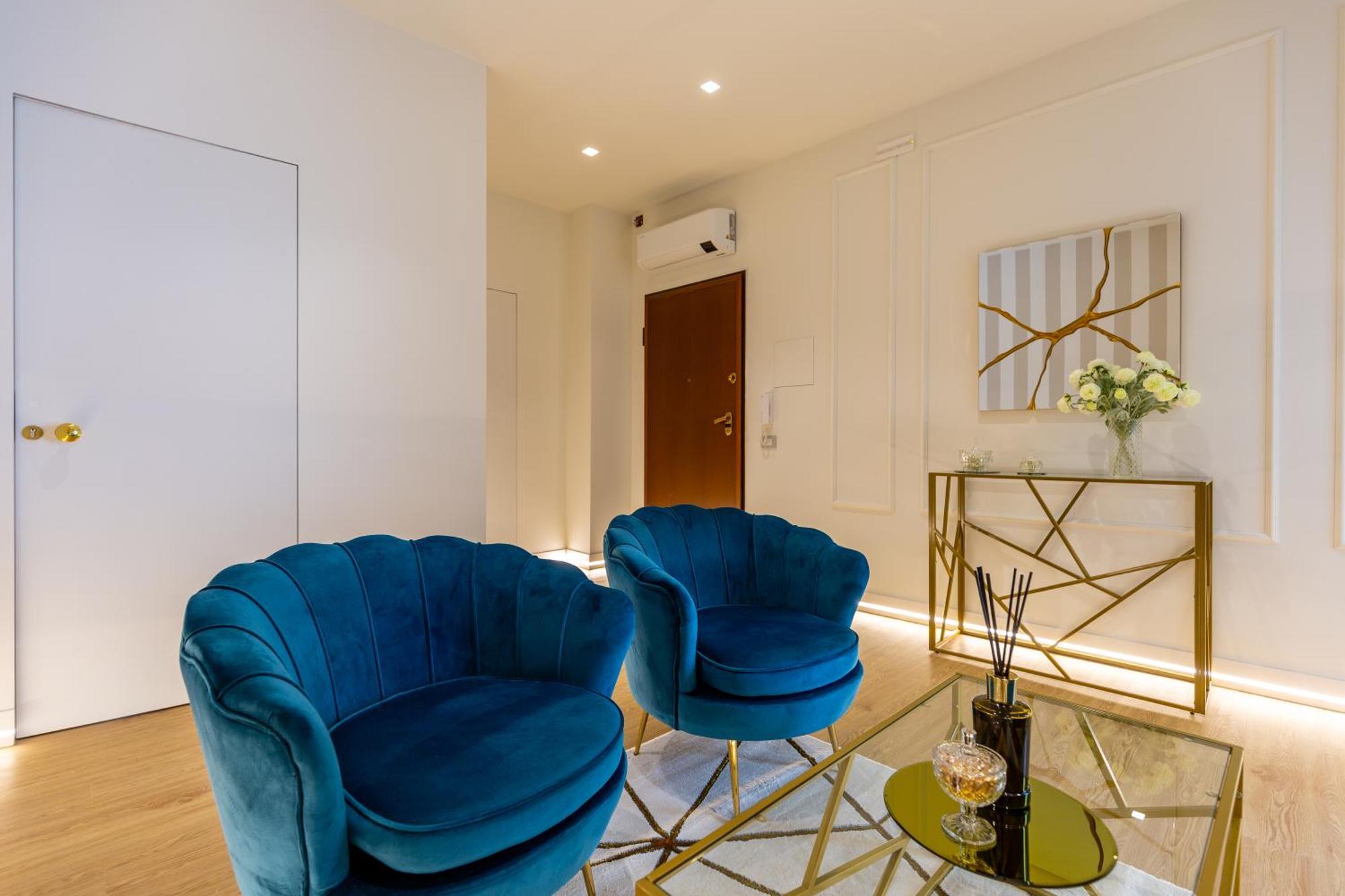 Casa Lounge Costituzione Hotel Каляри Екстериор снимка