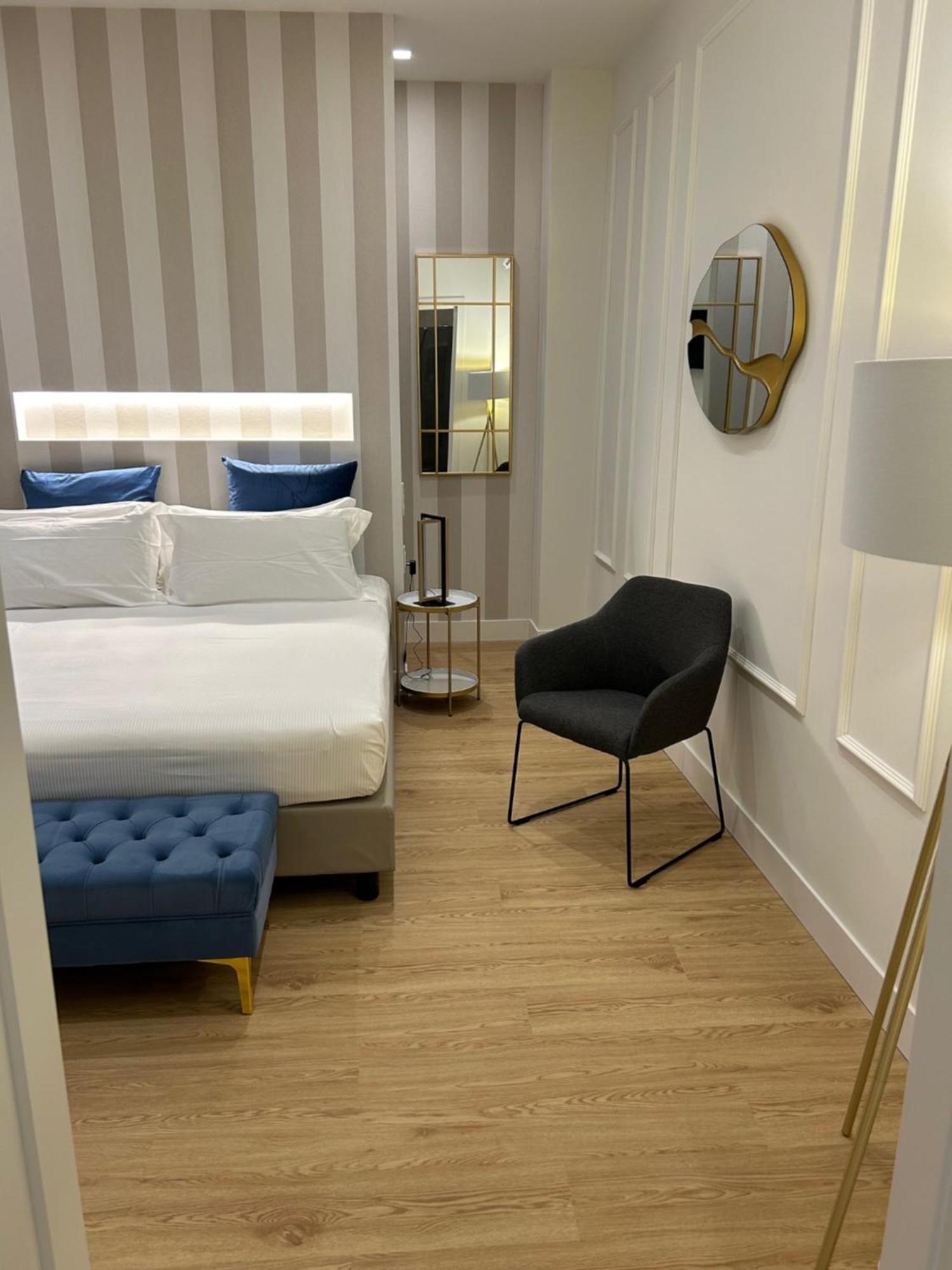 Casa Lounge Costituzione Hotel Каляри Екстериор снимка