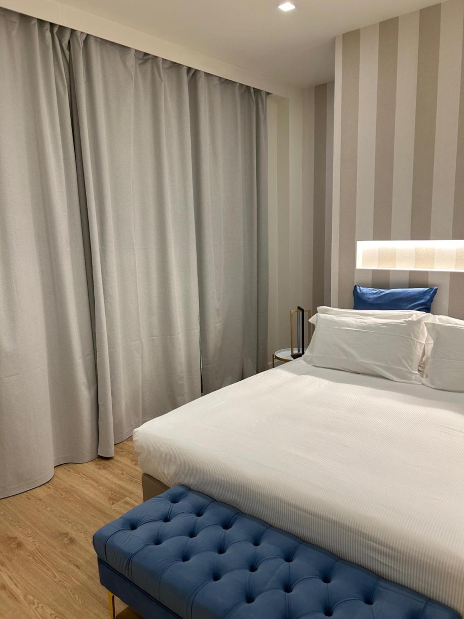 Casa Lounge Costituzione Hotel Каляри Екстериор снимка
