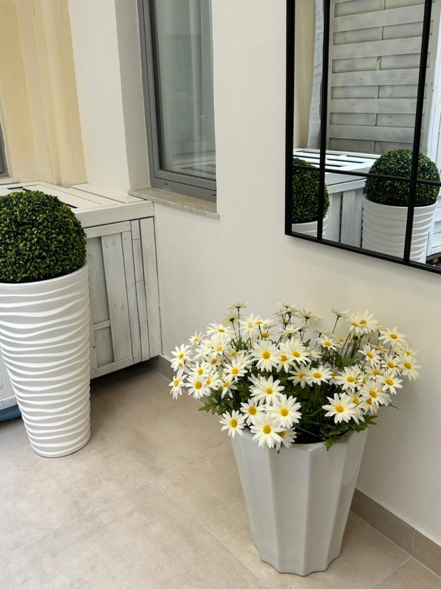 Casa Lounge Costituzione Hotel Каляри Екстериор снимка